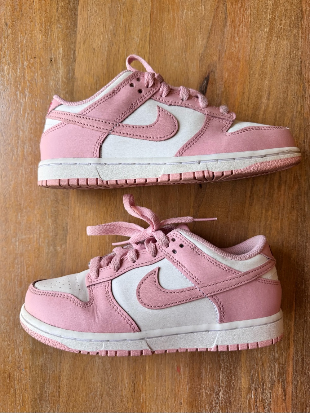 Nike Kids Pink and White Low-Top Sneakers — size2Y